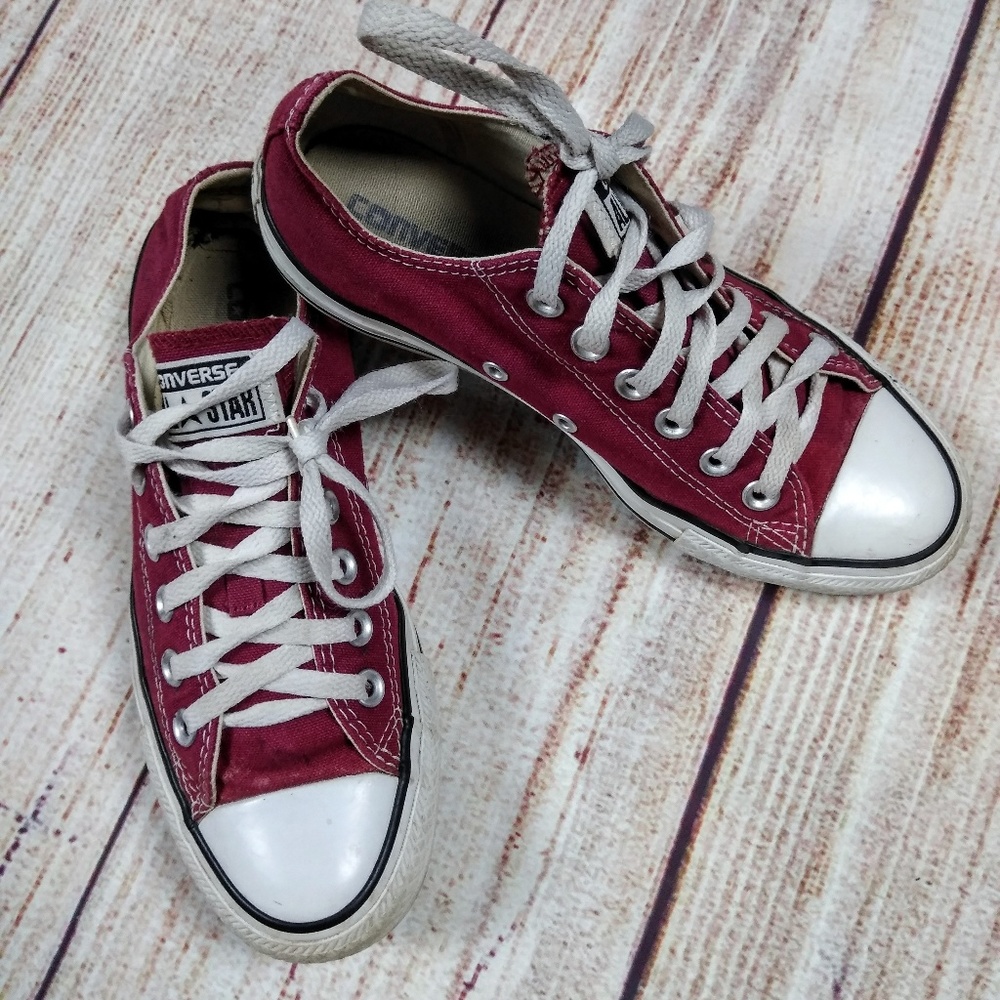 Converse sneakers, size 7